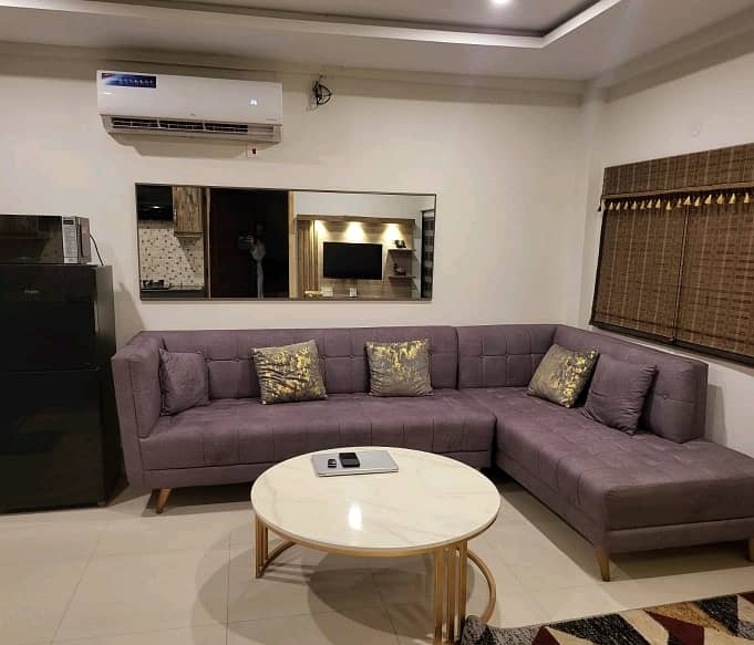 400 Square Feet Flat For rent Available In Bahria Town 6