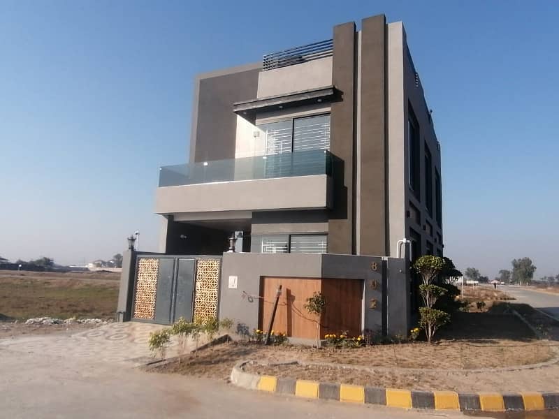 Corner 5 Marla House Is Available For Sale In Stunning DHA Sector C - Block 1 7