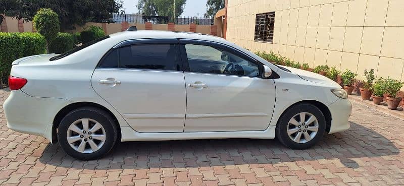 Toyota Corolla Altis 2009 3