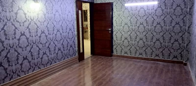 15000000. osif arcade. 2 bed dd. flat sale 3 floor top floor iftikhar estate 4