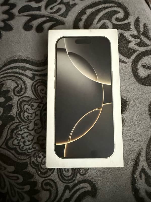 apple iPhone 16 pro  natural titanium fu 0