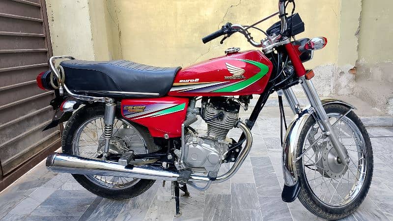 Honda 125 13 model lush condition 2