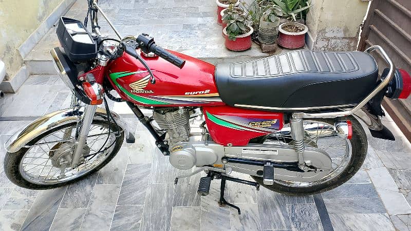 Honda 125 13 model lush condition 3