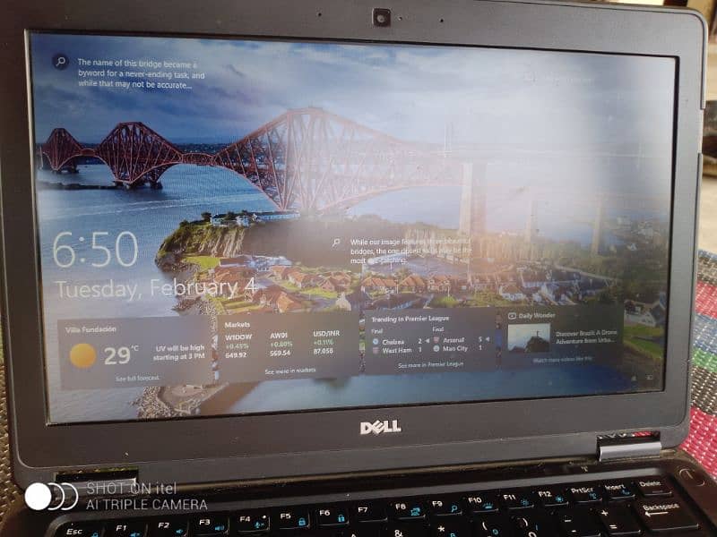 Dell Latitude E7250 Laptop in Good Condition 1