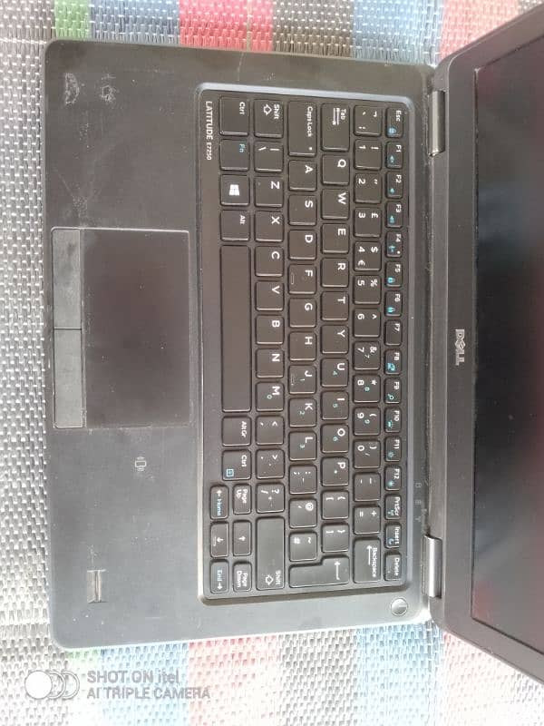 Dell Latitude E7250 Laptop in Good Condition 2