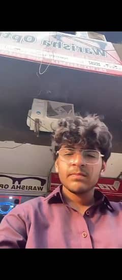 He is a Scammer from sahiwal selling Jazz 4g Device.    +923095976847