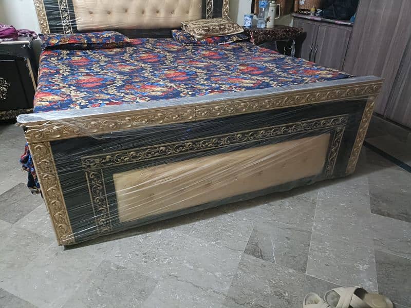 king size bed with 2 side tables 2