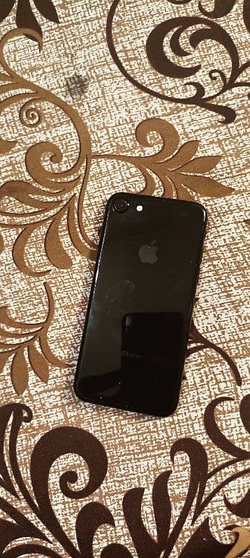 Apple iphone 7 32 GB non pta 87 % battery health 0