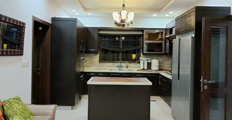 10 Marla Lower Portion Fully Furnished For Rent 6