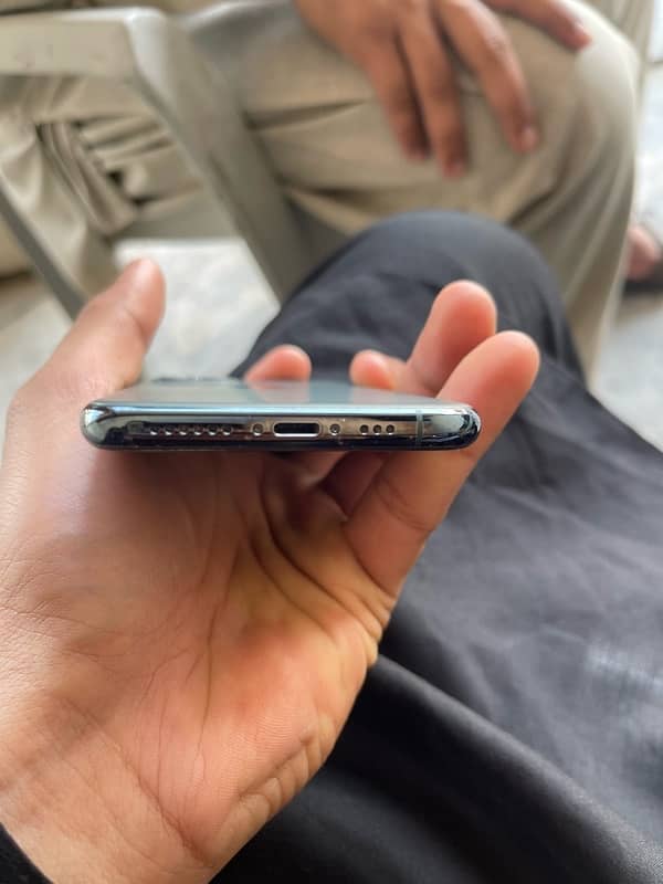 iPhone 11 Pro 2