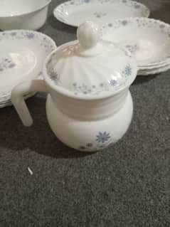 diner set 24 pices condition 10%10