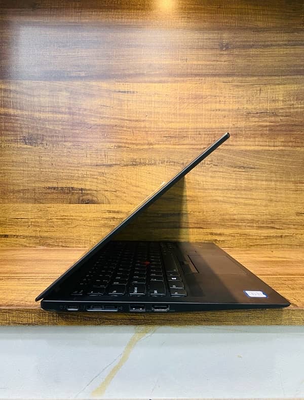 Lenovo X1 Carbon (i5-8th) (8-256) 1