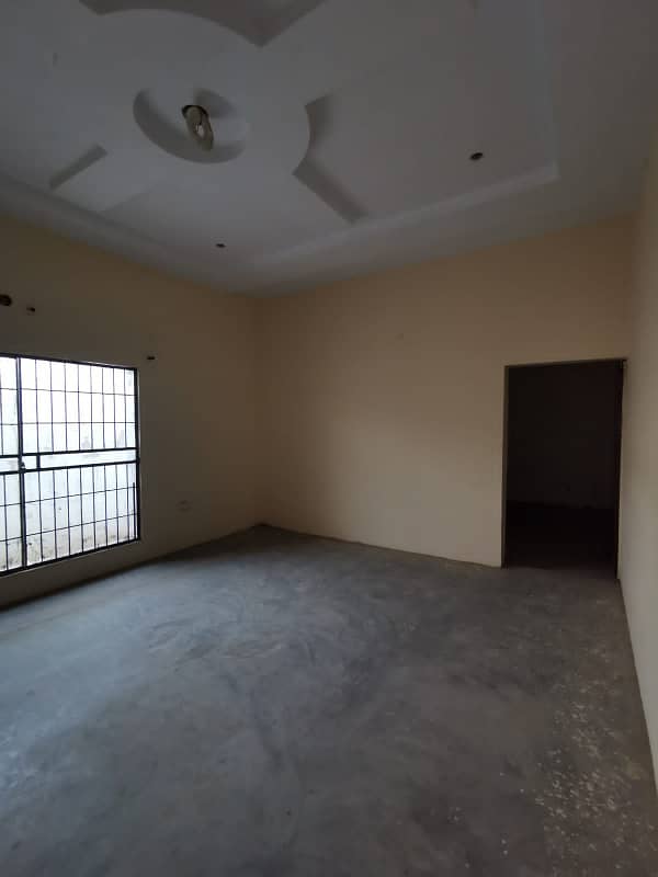 House for rent Khayaban Colony No 3 Eden Garden Road Faisalabad 15 Marla Ground Floor Double Basement Hall 2