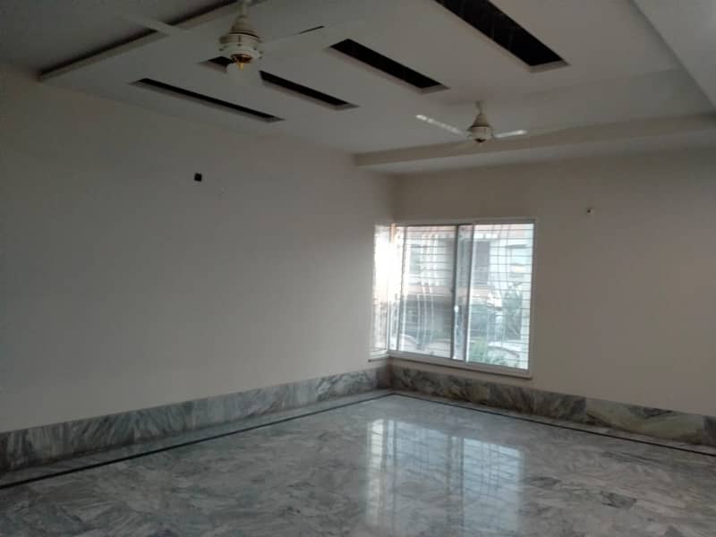 Ideal Location 50 Marla Commercial Building Commercial For Rent Daewoo Road Main Location Faisalabad 7