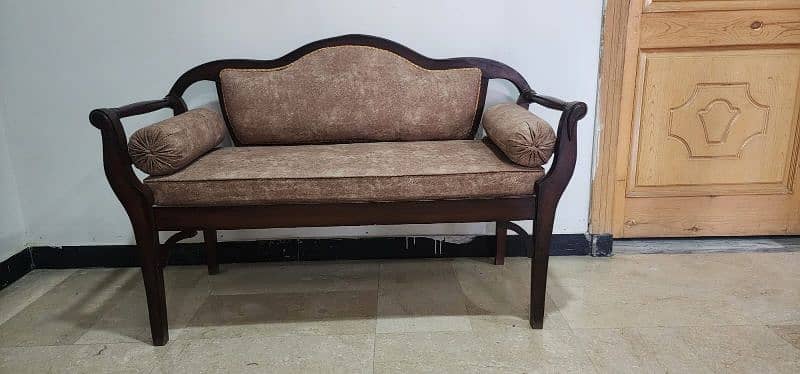 SOFA SET ( 1 SETHI, 1 TWO SEATER SOFA, AND 2 SINGLE SEATER SOFAS) 2