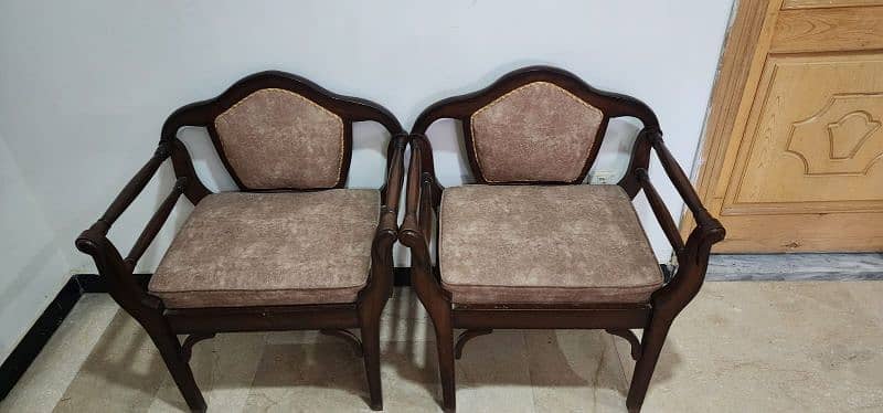 SOFA SET ( 1 SETHI, 1 TWO SEATER SOFA, AND 2 SINGLE SEATER SOFAS) 3