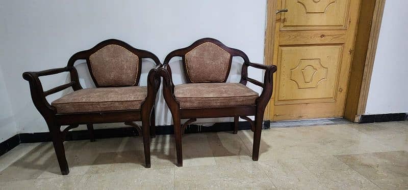 SOFA SET ( 1 SETHI, 1 TWO SEATER SOFA, AND 2 SINGLE SEATER SOFAS) 4