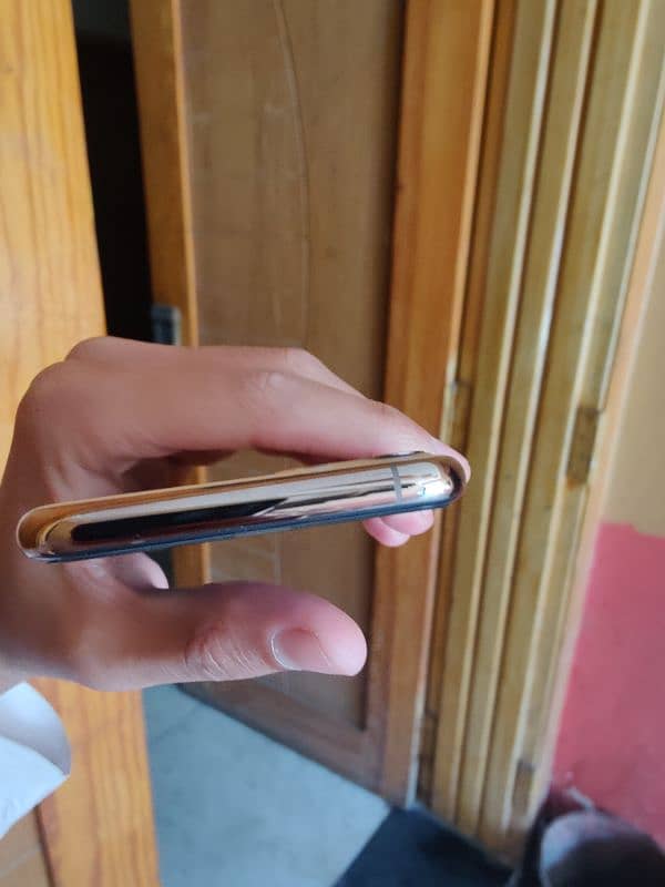 iphone 11pro condition 9 10 4