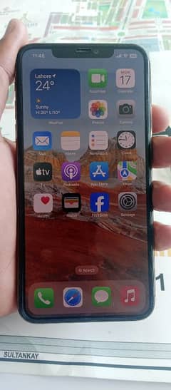 iPhone 11 Pro max 256 Gb 9/10 condition PTA approved