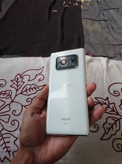 AQUOS R6   / 10/10 CONDITION - EXCHANGE POSSIBLE WITH (LG V60)