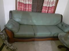 5 seater sofa with leather finishing