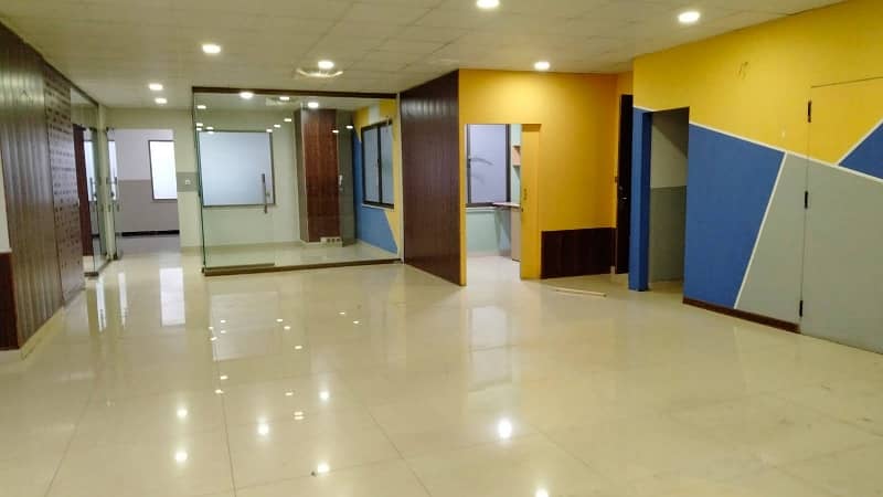 Office Of 2000 Square Feet Is Available For rent In F-7 1