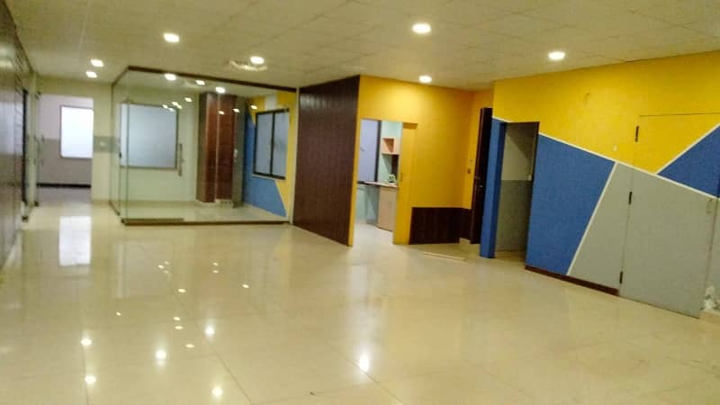 Office Of 2000 Square Feet Is Available For rent In F-7 4