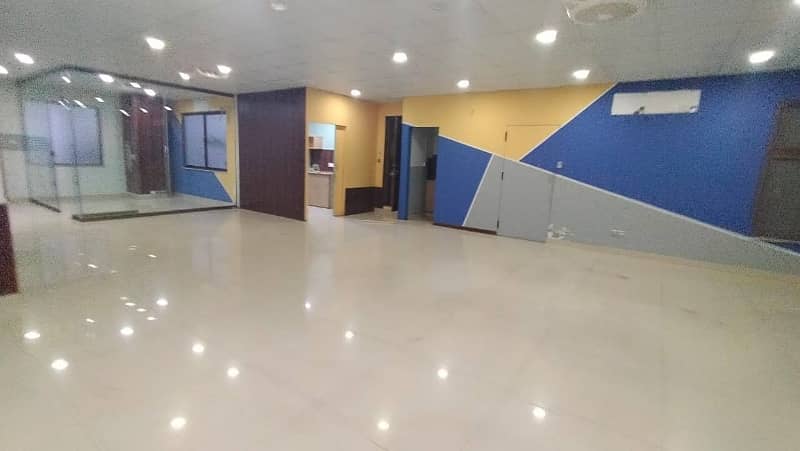 Office Of 2000 Square Feet Is Available For rent In F-7 11