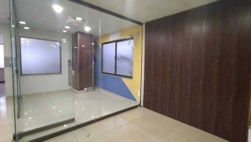 Office Of 2000 Square Feet Is Available For rent In F-7 12