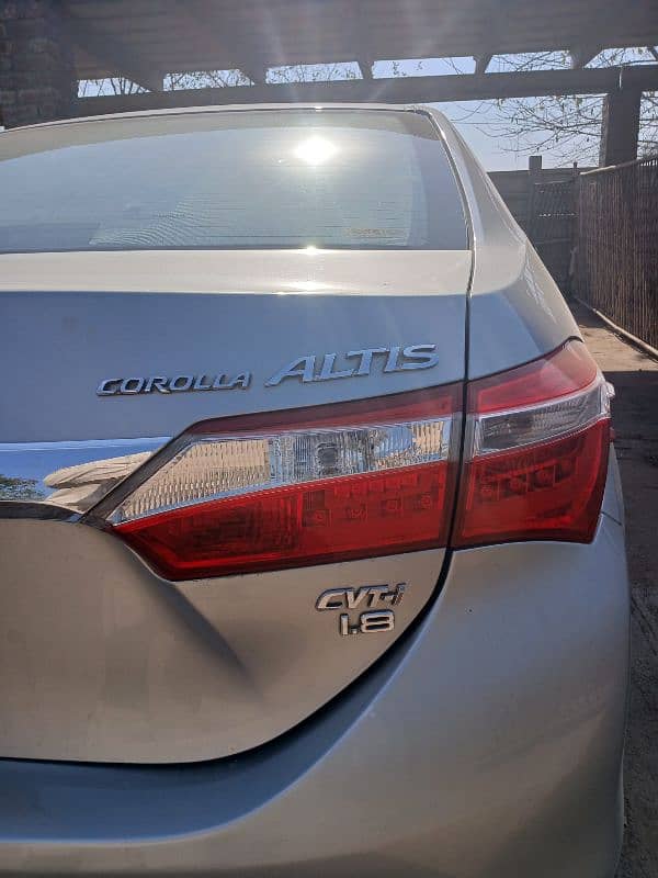 Toyota Altis Grande 2015 10