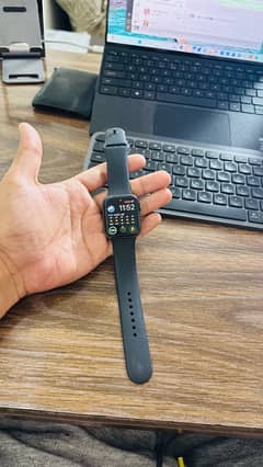 Apple Watch 5 44mm with original strap