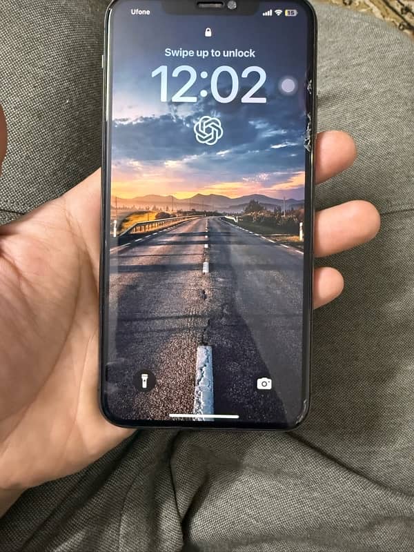 IPhone 11 Pro Max 0