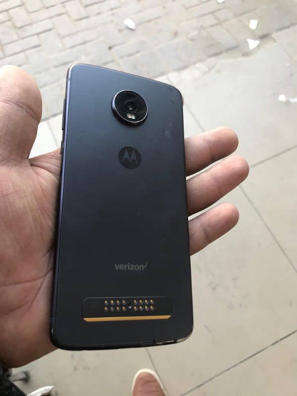 Moto Z4 | Gaming Camera Phone 1