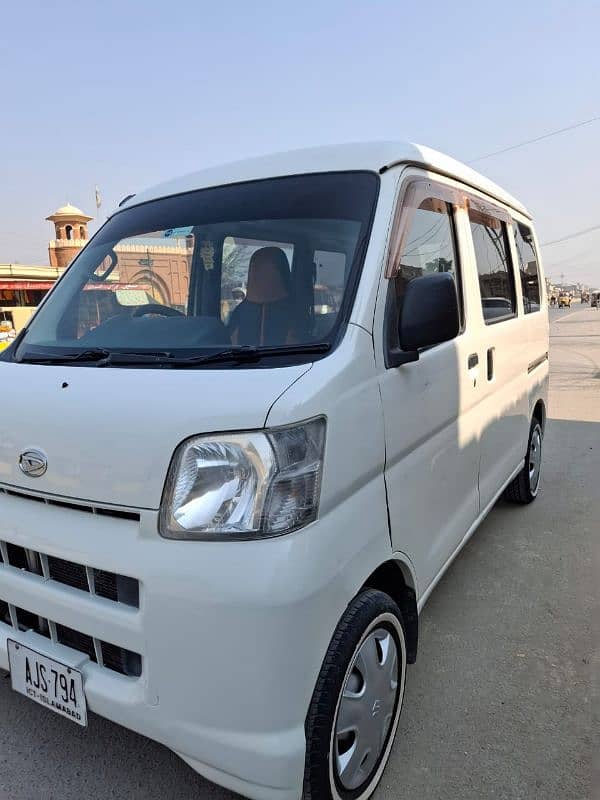 Daihatsu Hijet 2014 1