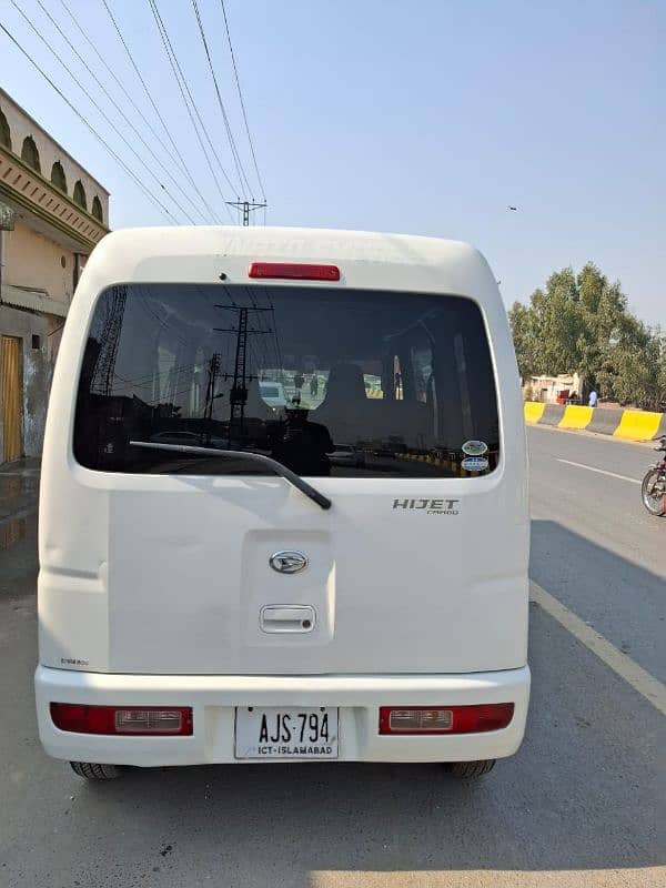 Daihatsu Hijet 2014 3