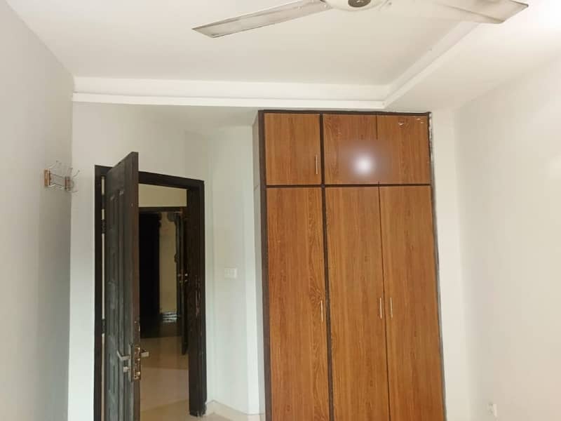 Flat Of 700 Square Feet Is Available In Contemporary Neighborhood Of D-17 4