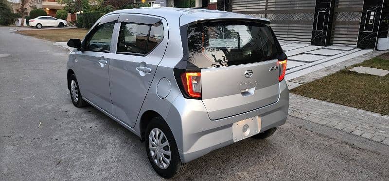 Daihatsu Mira 2022 4