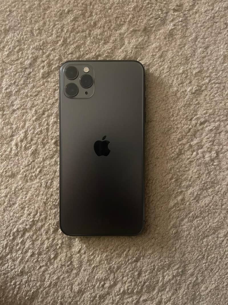 Apple iPhone 11 Pro Max 4