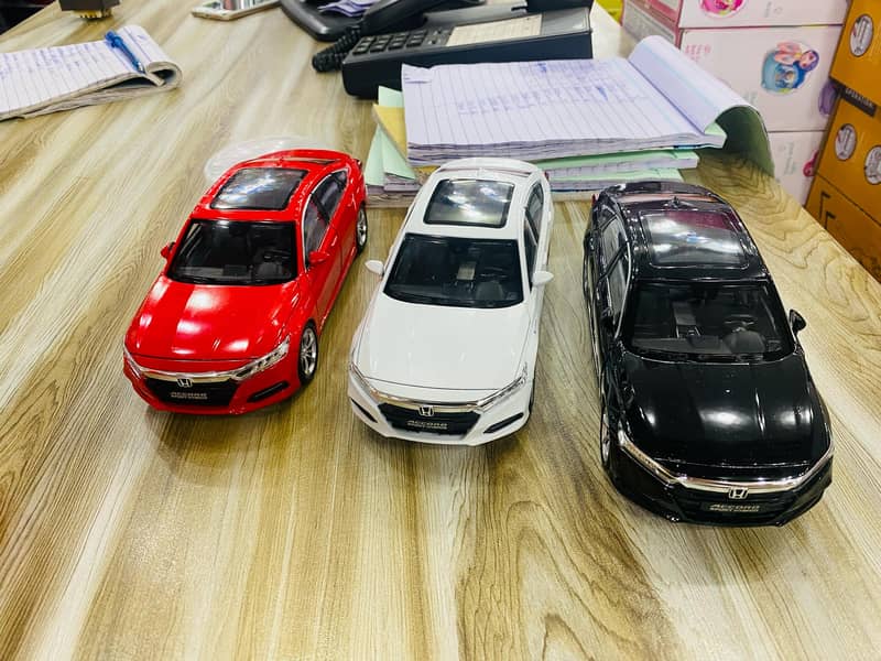 Diecast ,Ferrai Audi,AMG G63, BMW , Bentley  Mercedes Banz Landcruiser 13