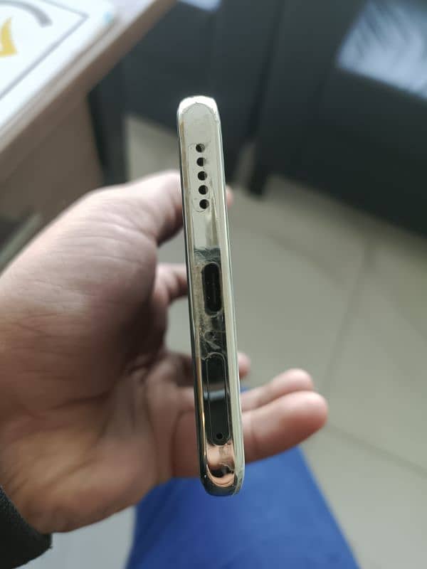 Vivo v40 Only 2 Month Use Condition 10/10 1