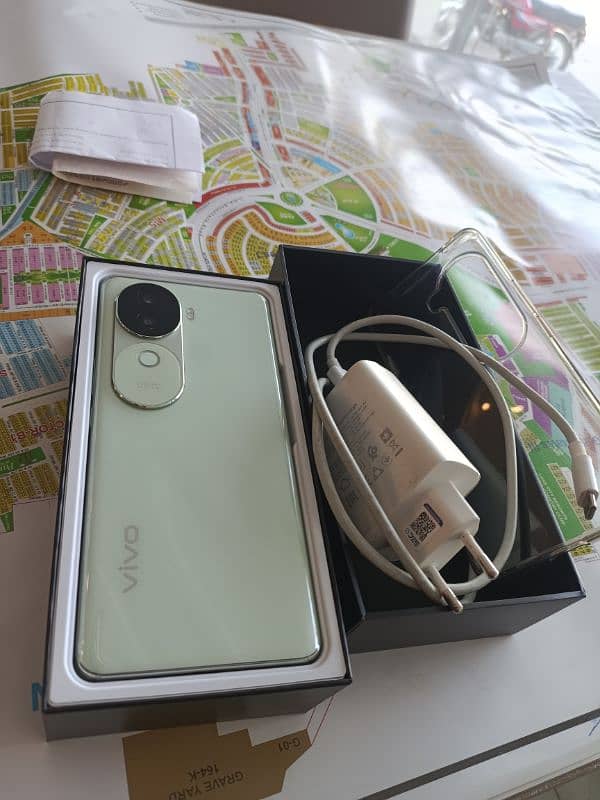 Vivo v40 Only 2 Month Use Condition 10/10 6