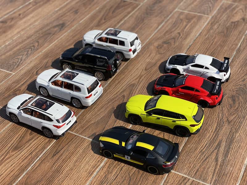 Diecast ,Ferrai Audi,AMG G63, BMW , Bentley Mercedes Banz Landcruiser 2