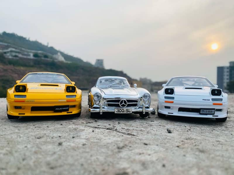 Diecast ,Ferrai Audi,AMG G63, BMW , Bentley Mercedes Banz Landcruiser 16