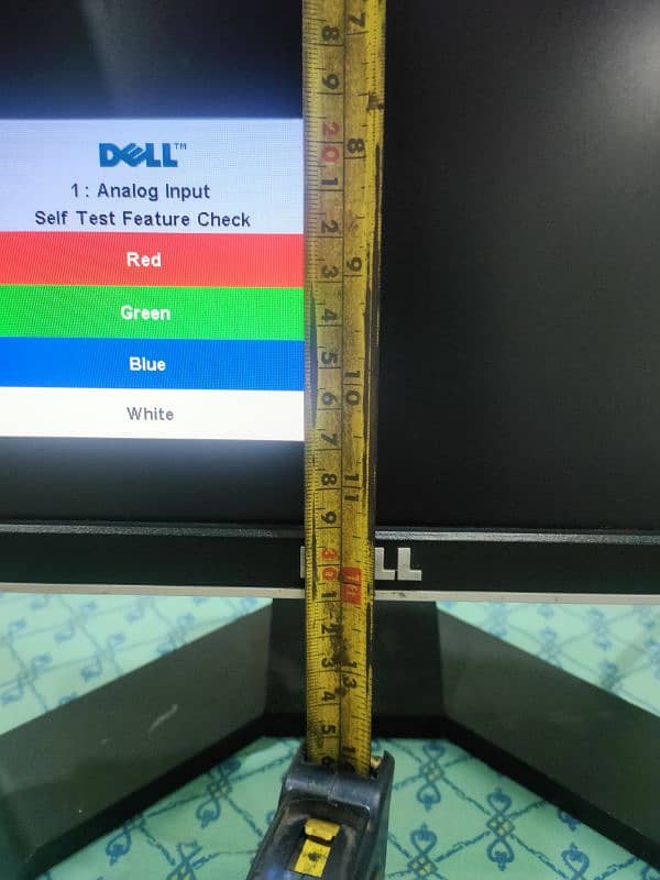 dell LCD for sale 10/10 condition 13