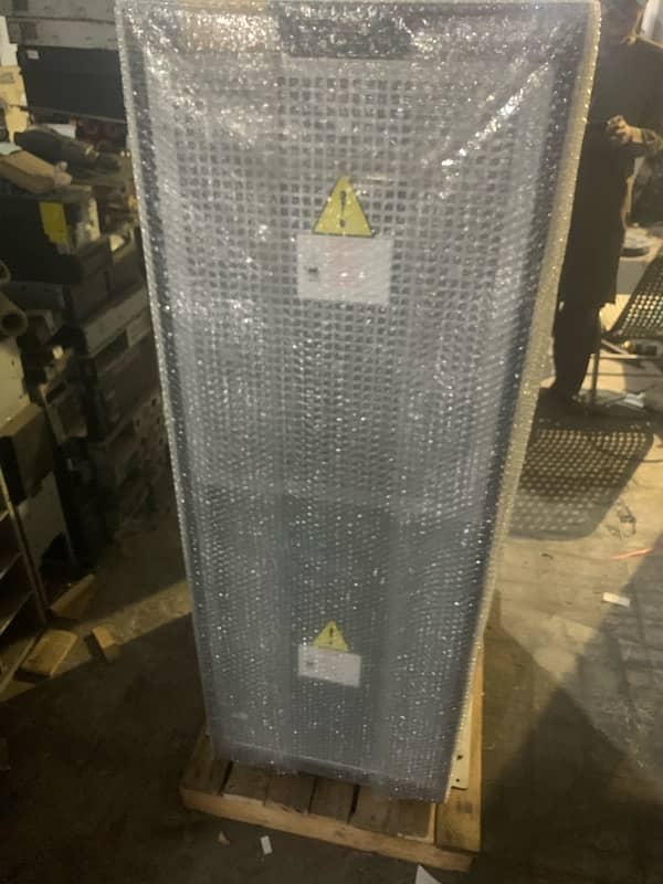 Apc SUVT 20 kva /40 kva three in/out 4