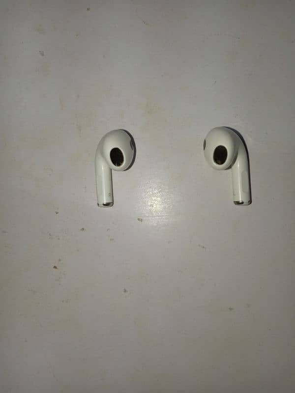 US Earpods 0