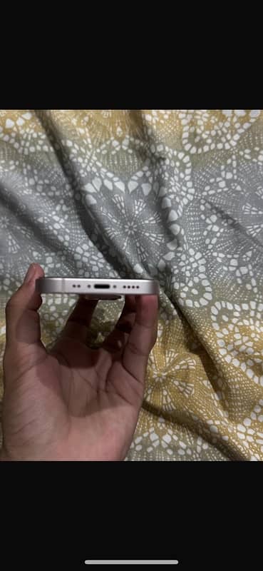 iPhone 13 mini 4