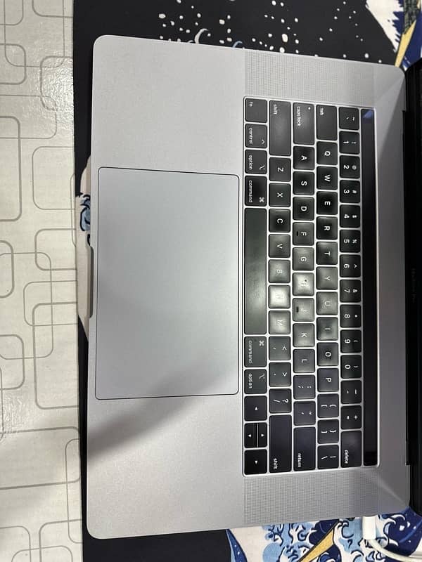 MacBook Pro 2018 i7 16/512 2