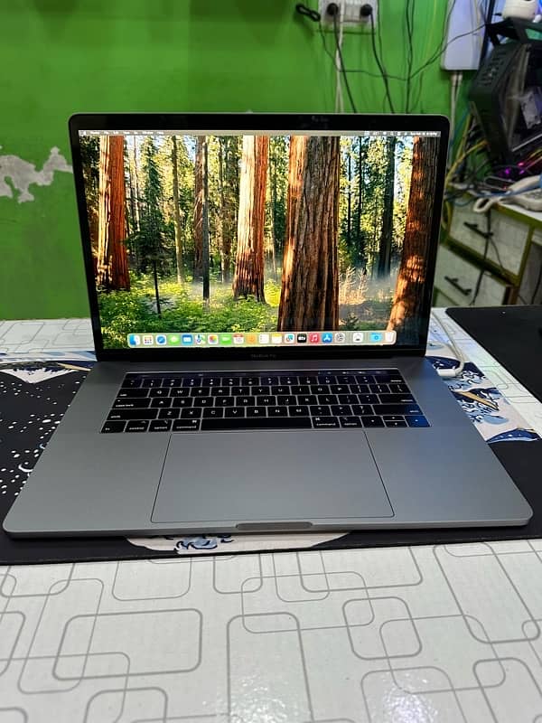 MacBook Pro 2018 i7 16/512 7