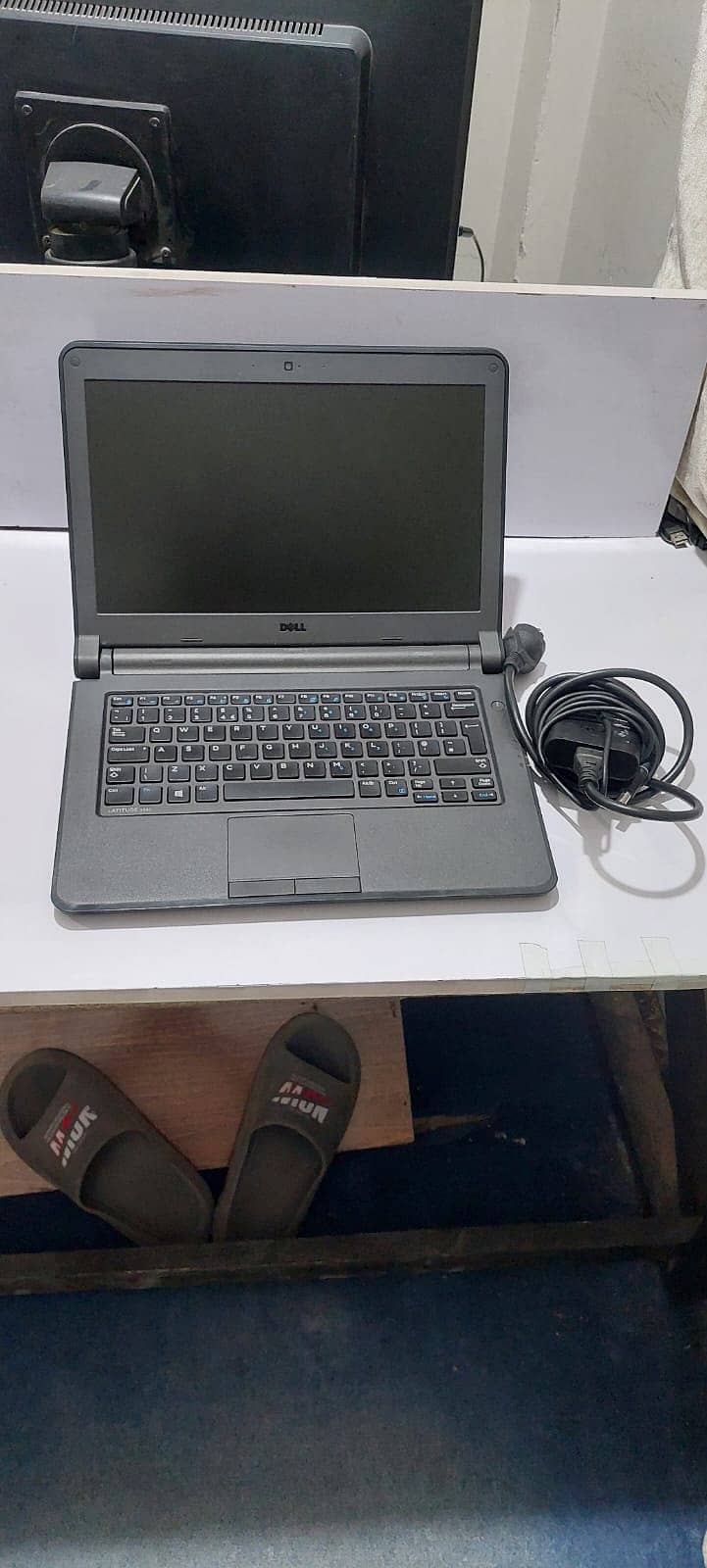 Dell Latitude 3340 II  i3 - 4th - genration * 4gb ram * 128 ssd 7